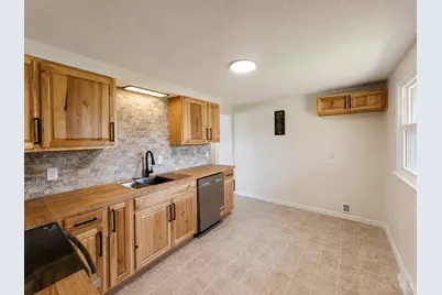 130 W Josie Avenue, Hillsboro, OH 45133 - Photo 7