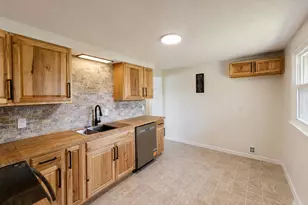 130 W Josie Ave, Hillsboro, OH 45133 - Photo 7