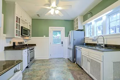 3631 Erie Avenue, Cincinnati, OH 45208 - Photo 11
