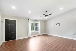 9575 Deer Track Rd, West Chester, OH 45069 - Photo 7