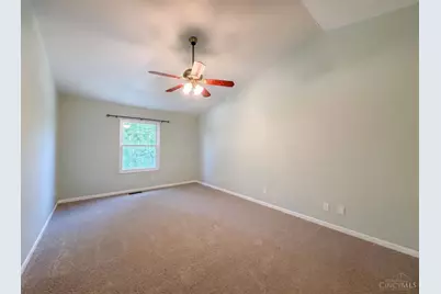 12169 Village Woods Drive, Sharonville, OH 45241 - Photo 11