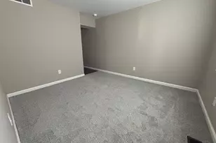 6435 Highbury Rd, Huber Heights, OH 45424 - Photo 13