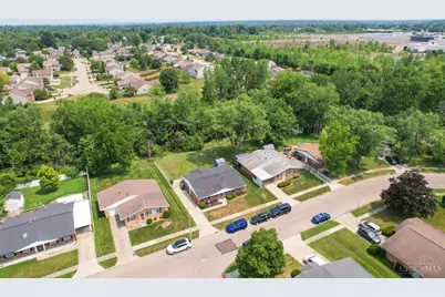 1733 Beaver Creek Lane, Kettering, OH 45429 - Photo 3