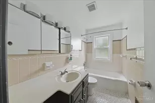 5246 Shepherd Rd, Cincinnati, OH 45223 - Photo 17