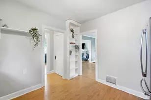 5709 Doerger Ln, Cincinnati, OH 45212 - Photo 13