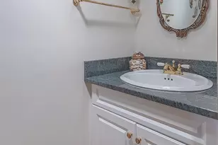 220 Linden Dr, Wyoming, OH 45215 - Photo 17
