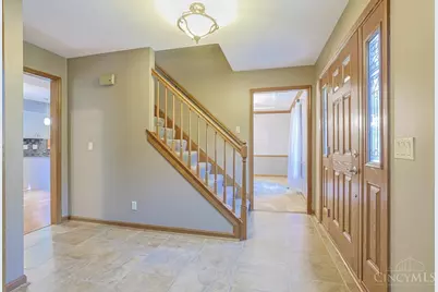 9429 Stonecrest Court, Symmes Township, OH 45249 - Photo 3