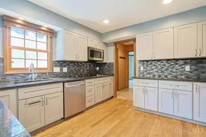 9429 Stonecrest Court, Symmes Township, OH 45249 - Photo 7