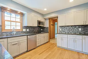 9429 Stonecrest Ct, Symmes Township, OH 45249 - Photo 7