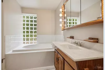 10789 Kinglet Circle, Montgomery, OH 45249 - Photo 27