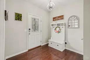 293 Haybrooke Dr, Hamilton Township, OH 45039 - Photo 5
