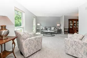 8004 Honeysuckle Ln, West Chester, OH 45069 - Photo 5