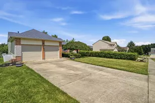 11861 Kittrun Ct, Colerain Township, OH 45231 - Photo 3
