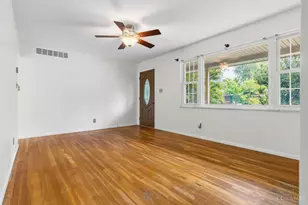 1658 Yellowglen Dr, Anderson Township, OH 45255 - Photo 9