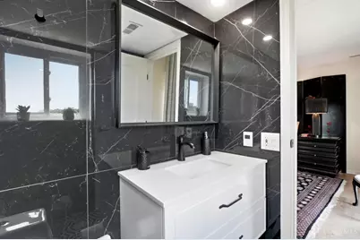 880 Rue De La Paix #A24, Cincinnati, OH 45220 - Photo 27