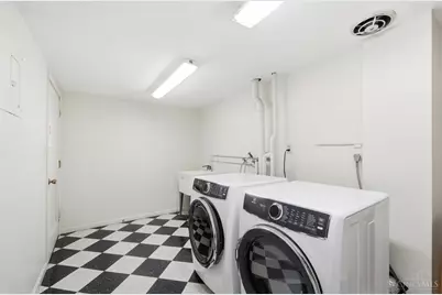 880 Rue De La Paix #A24, Cincinnati, OH 45220 - Photo 35