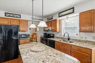 313 Parktrail Ln, Delhi Township, OH 45238 - Photo 7