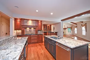 8100 Chinquapin Ln, Indian Hill, OH 45243 - Photo 11