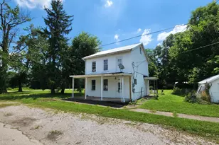 609 Main St, Felicity, OH 45120 - Photo 1