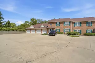 8794 Carrousel Park Cir, Colerain Township, OH 45251 - Photo 3