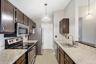 610 Carrington Pl, Loveland, OH 45140 - Photo 17