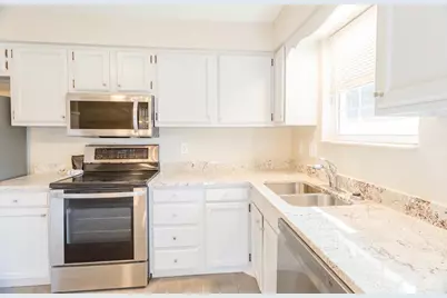 673 Karnak Court, Delhi Township, OH 45233 - Photo 5