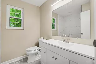 5160 Brasher Ave, Blue Ash, OH 45242 - Photo 9