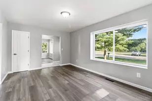 396 Glensharon Rd, Springdale, OH 45246 - Photo 5