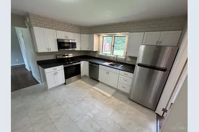 9361 Ranchill Drive, Springfield Township, OH 45231 - Photo 7
