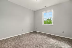 6201 Hollyberry Ln, Fairfield Township, OH 45011 - Photo 17