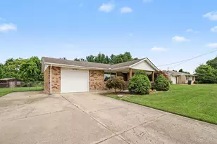 6201 Hollyberry Ln, Fairfield Township, OH 45011 - Photo 3