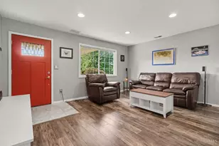 6201 Hollyberry Ln, Fairfield Township, OH 45011 - Photo 5