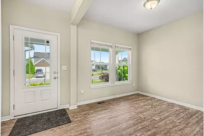 1519 Eagle Boulevard, Hamilton Township, OH 45039 - Photo 5