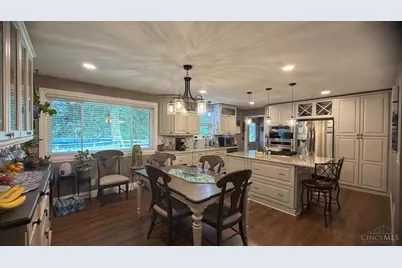 6080 Peachview Dr, Green Township, OH 45247 - Photo 15