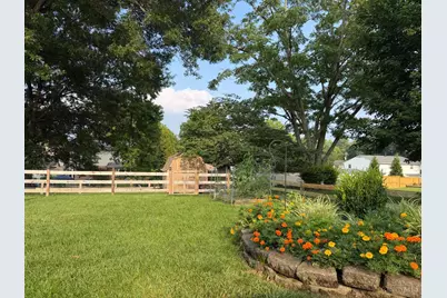 6080 Peachview Dr, Green Township, OH 45247 - Photo 3