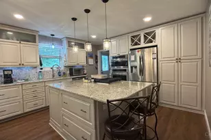 6080 Peachview Dr, Green Township, OH 45247 - Photo 13