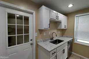8324 York St, Sycamore Township, OH 45236 - Photo 11