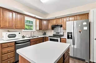 6224 Schunk Ct, Green Township, OH 45239 - Photo 9