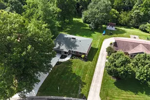 6331 Starridge Ct, Green Township, OH 45248 - Photo 3