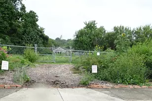 33 Clinton Springs Ave, Cincinnati, OH 45217 - Photo 1