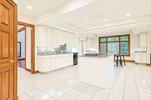 8625 Fawnmeadow Ln, Indian Hill, OH 45242 - Photo 9