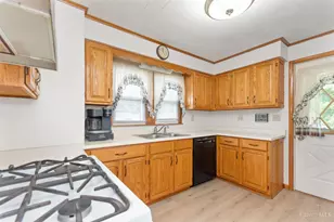521 N Columbus St, Jefferson Township, OH 45168 - Photo 11