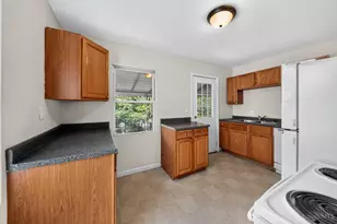 1911 Ashbrook Dr, Cincinnati, OH 45238 - Photo 11