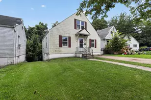 1911 Ashbrook Dr, Cincinnati, OH 45238 - Photo 3