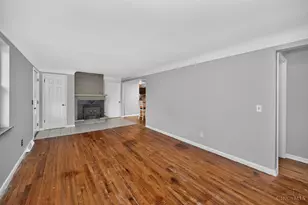 1390 Ridgecrest Dr, Miami Township, OH 45150 - Photo 5