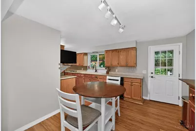 1390 Ridgecrest Drive, Miami Township, OH 45150 - Photo 11