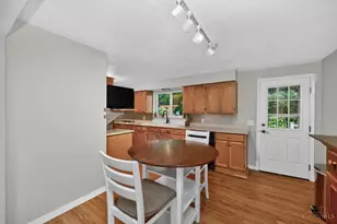 1390 Ridgecrest Dr, Miami Township, OH 45150 - Photo 11