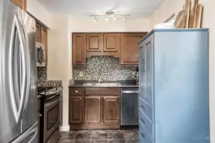 4127 Paxton Woods Dr, Cincinnati, OH 45209 - Photo 9