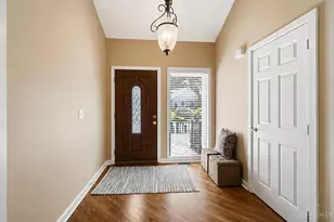 15 Falling Brook Ln, Blue Ash, OH 45241 - Photo 5