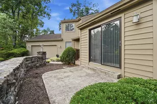 15 Falling Brook Ln, Blue Ash, OH 45241 - Photo 3